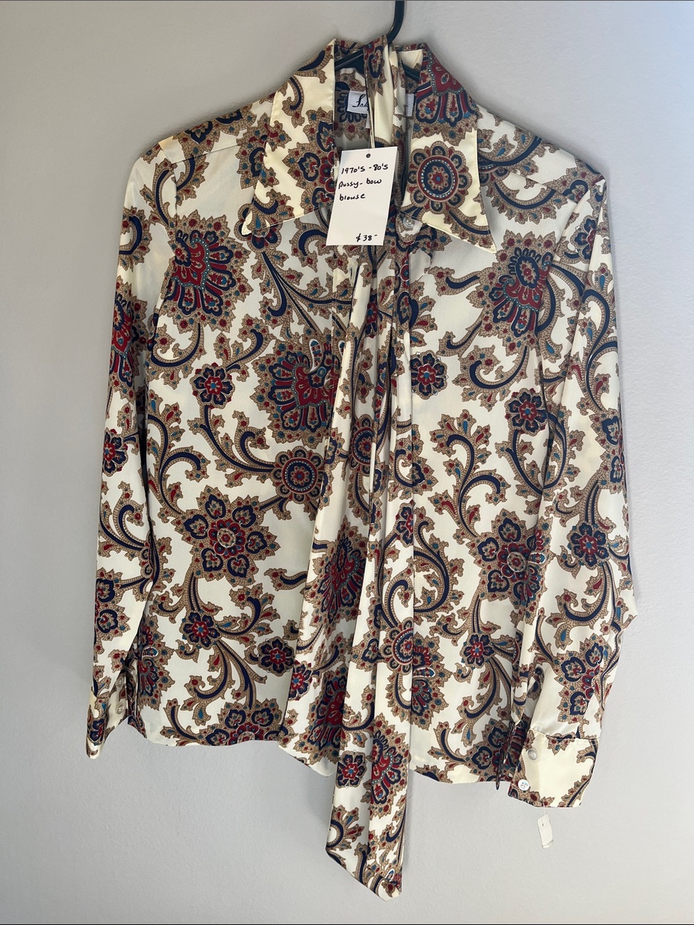Vintage Lady Manhattan Tie-Neck Paisley Button-Down Blouse in Ivory and Red